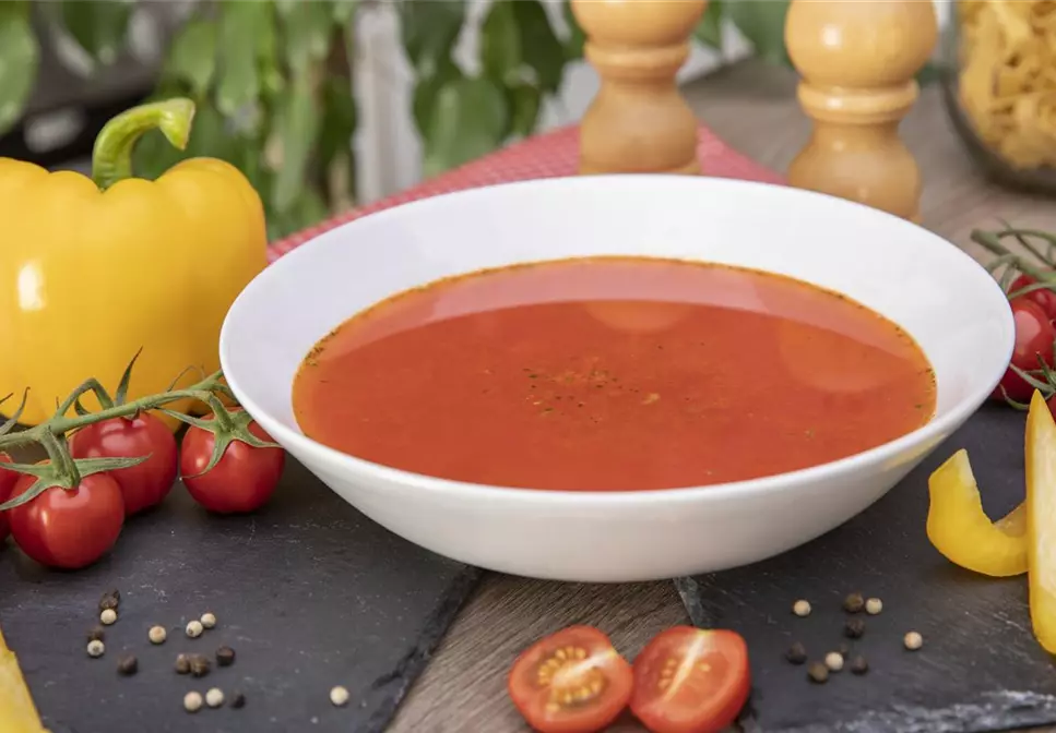 Aromatische Tomatensuppe mit Paprika